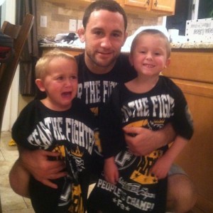 Frankie-Edgar-Poses-With-He-Boys-500x500