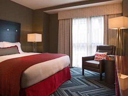 53e2ea9ddddaa35c30f643e3_boston-hotel-wicked-smart-pillow-1